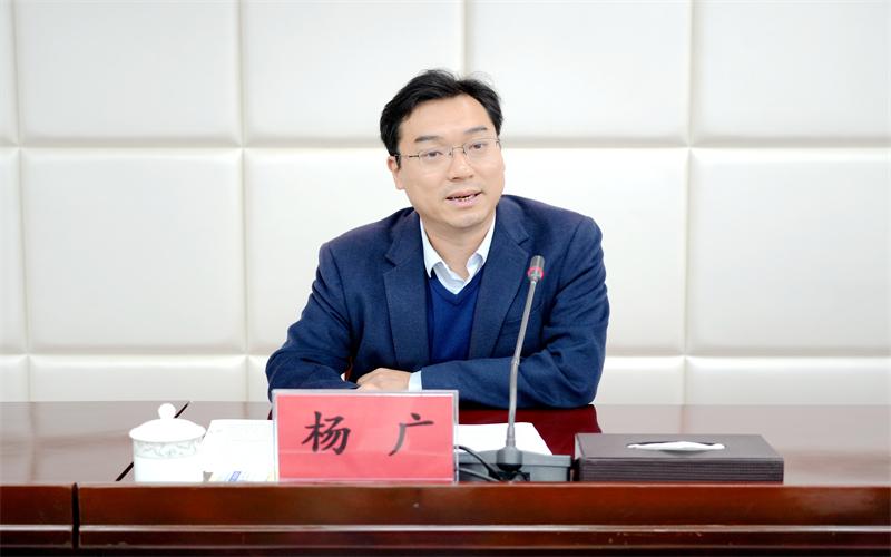 杨校长.JPG