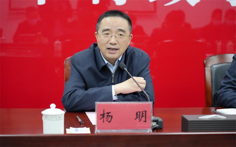 杨明.jpg
